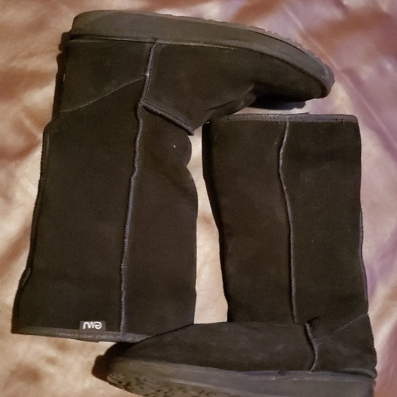 Boots - Picture 3 of 4